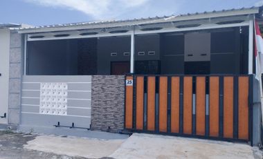 Rumah Cantik Modern Pesan Bangun di Banjarsari Solo (AD)