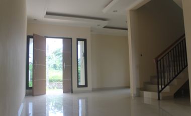 Rumah Ready View Gunung Salak, row jalan lebar di pamoyanan hijau