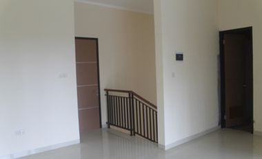 Rumah Ready View Gunung Salak, row jalan lebar di pamoyanan hijau