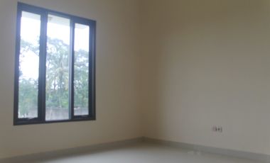 Rumah Ready View Gunung Salak, row jalan lebar di pamoyanan hijau