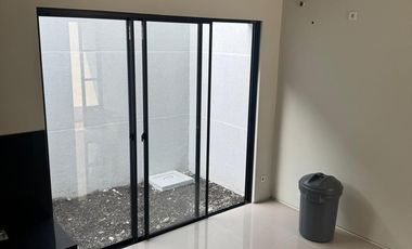 Disewakan Rumah Baru 2 lantai Citraland Kedamean gresik