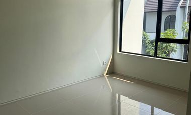 Disewakan Rumah Baru 2 lantai Citraland Kedamean gresik