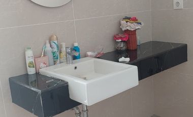 Rumah 2 Lantai The Riviera Puri Metland Full Furnished Langsung Huni