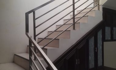 DISEWa RUMAH MINIMALIS  Pondok kelapa Jakarta timur