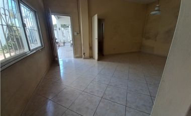 CASA Y DEPTO CALLE PARIS