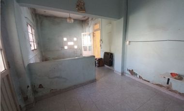 CASA Y DEPTO CALLE PARIS