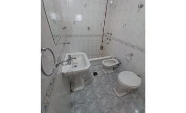 CASA Y DEPTO CALLE PARIS