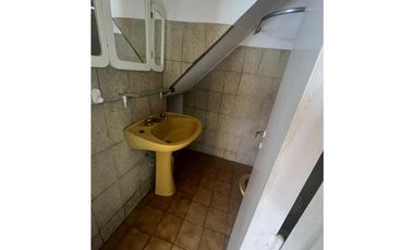 CASA 3 AMB. CON DEPTO 1 AMB EN PLANTA ALTA- 1 DE MAYO 171