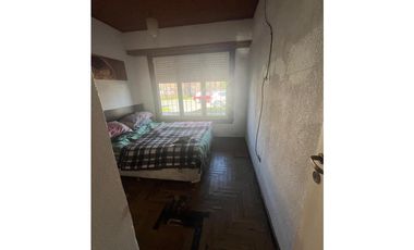 CASA 3 AMB. CON DEPTO 1 AMB EN PLANTA ALTA- 1 DE MAYO 171