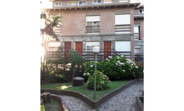 Venta Dpto. 3 amb. en triplex con cochera!!!