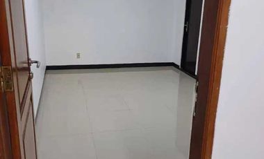 Di sewakan Rumah Luas dan Murah di Pondok Bambu, Aman, Nyaman