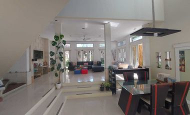TURUN HARGA Dijual Villa Modern 2 Lantai Lokasi Premium di Taman Mumbul, Nusa Dua