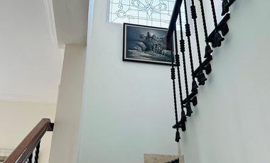 Disewakan Rumah mewah siap huni diTaman Himalaya Lippo Karawaci