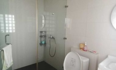 DISEWA RUMAH TAHUNAN 2 LANTAI FURNIS BAGUS SIAPHUNI SENTUL CITY SSR870