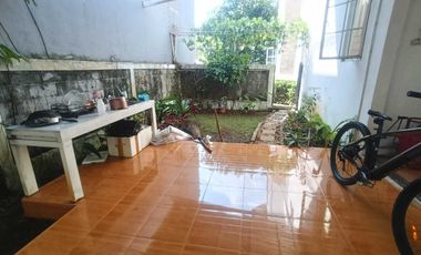 DISEWA RUMAH TAHUNAN 2 LANTAI FURNIS BAGUS SIAPHUNI SENTUL CITY SSR870