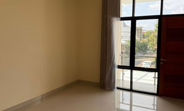 Disewakan Rumah Baru Siap Huni Nyaman Di Boulevar Hijau Bekasi