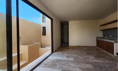 CASA EN VENTA MERIDA, SAN BENITO, COSTA ARENA, A 100 MTS DEL MAR, LISTA.