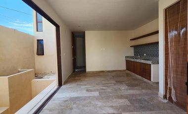 CASA EN VENTA MERIDA, SAN BENITO, COSTA ARENA, A 100 MTS DEL MAR, LISTA.