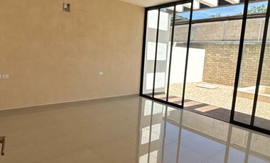 CASA EN VENTA MERIDA, PRIVADA ROCIO COUNTRY LIVING, MOD. 220 1 PLANTA, LISTA.