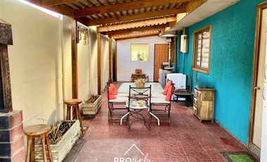 Casa en Venta en Venta Parcela con Casa 7 Dormitorios, 3 Baños y Piscina, El Canelo, San José de Maipo