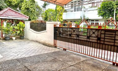 Rumah Asri, Hoek, Bagus SHM di Cempaka Putih Tengah, Jakpus, Dekat TOL