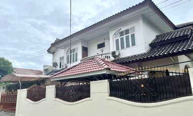 Rumah Asri, Hoek, Bagus SHM di Cempaka Putih Tengah, Jakpus, Dekat TOL