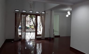 Rumah 2 Lantai Bagus SHM di Joglo Jakarta Barat Murah Bebas Banjir