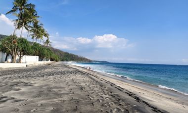 Tanah di pantai stangi pemenang sebelah klui di lepas cepat