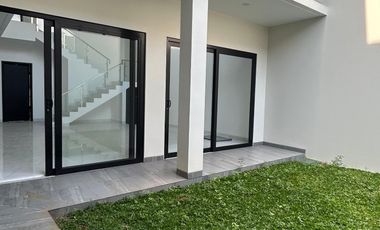 WUJUDKAN MIMPI ANDA DENGAN MEMPUNYAI RUMAH MEWAH, DESAIN MODEREN LOKASI EMAS