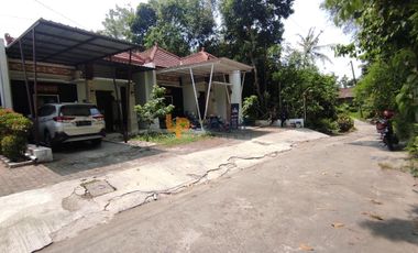 RUMAH SIAP HUNI HANYA 400 JUTA SAJA TANAH LUAS DI PRAMBANAN SLEMAN