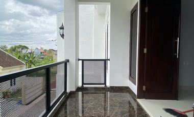 Rumah Mewah Gentan waru purba yang dekat Surakarta