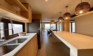 CASA EN VENTA MERIDA, PLAYA CHUBURNA, FRENTE AL MAR, ENTREGA INMEDIATA.