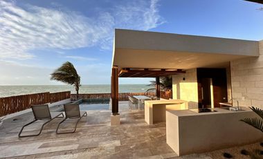 CASA EN VENTA MERIDA, PLAYA CHUBURNA, FRENTE AL MAR, ENTREGA INMEDIATA.