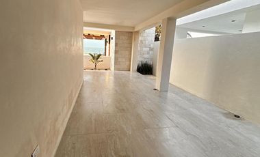 CASA EN VENTA MERIDA, PLAYA CHUBURNA, FRENTE AL MAR, ENTREGA INMEDIATA.