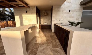 CASA EN VENTA MERIDA, PLAYA CHUBURNA, FRENTE AL MAR, ENTREGA INMEDIATA.