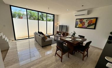 CASA EN VENTA MERIDA, CHOLUL, PRIVADA SAUCES DIECISEIS, TIPO TH, LISTO.
