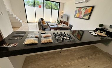 CASA EN VENTA MERIDA, CHOLUL, PRIVADA SAUCES DIECISEIS, TIPO TH, LISTO.