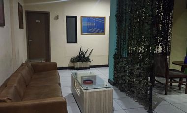 Rumah tengah kota Bentuk Kotak Cocok Untuk kos-kosan, penginapan, dll