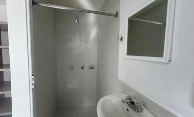 🏡 VENTA DE CASA EN COLONIA LA PAZ – 6 RECÁMARAS CON BAÑO PROPIO C/U