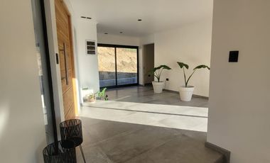 VENDEMOS  CASA EN PARCELA UBICADA EN ZAPALLAR CURICO