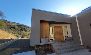 VENDEMOS  CASA EN PARCELA UBICADA EN ZAPALLAR CURICO