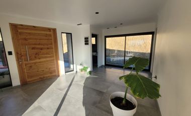 VENDEMOS  CASA EN PARCELA UBICADA EN ZAPALLAR CURICO