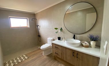 VENDEMOS  CASA EN PARCELA UBICADA EN ZAPALLAR CURICO