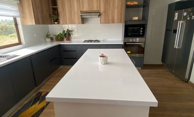 VENDEMOS  CASA EN PARCELA UBICADA EN ZAPALLAR CURICO