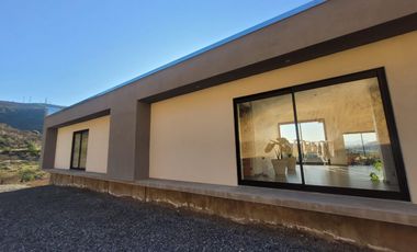 VENDEMOS  CASA EN PARCELA UBICADA EN ZAPALLAR CURICO