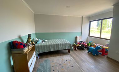 VENDEMOS  CASA EN PARCELA UBICADA EN ZAPALLAR CURICO