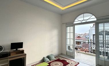 Rumah ada taman belakang dalam cluster Jakarta Selatan Jagakarsa