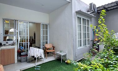 Rumah ada taman belakang dalam cluster Jakarta Selatan Jagakarsa