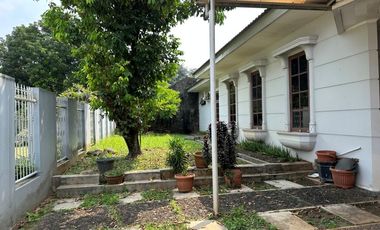 Home Sweet Home Halaman Luas di Jl Kenanga Megapolitan Cinere