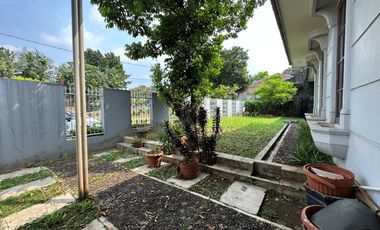 Home Sweet Home Halaman Luas di Jl Kenanga Megapolitan Cinere